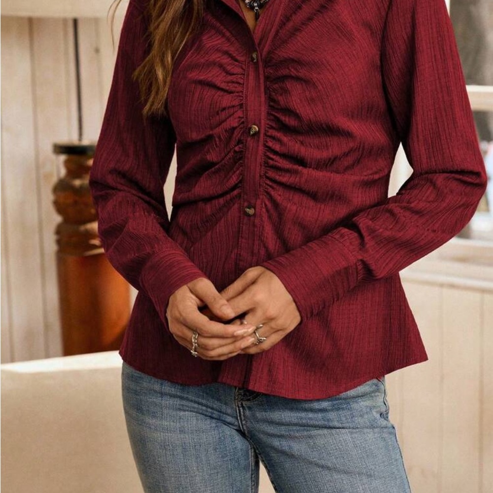 🌺Womens XL Ruched Front Button-Up Top in Wine, never worn